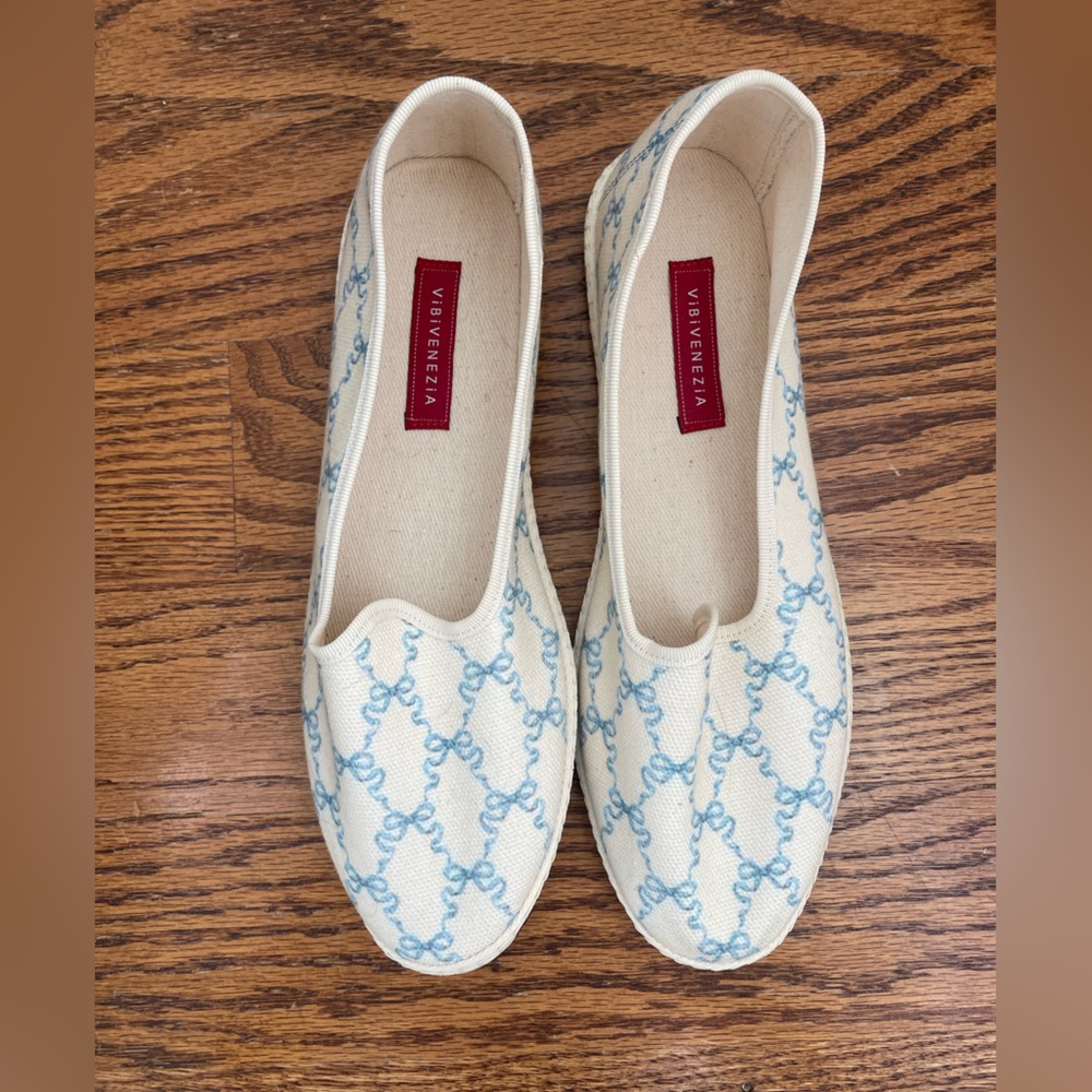 Vibi Venezia Bow Ballet Flat Size 41 (US 10)